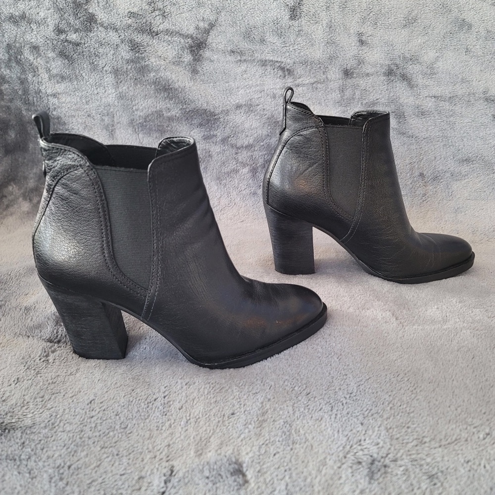 Marc Fisher LTD Black Mallory Ankle Booties Sz 7.5